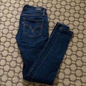 Levi’s Dark Wash Skinny Jean